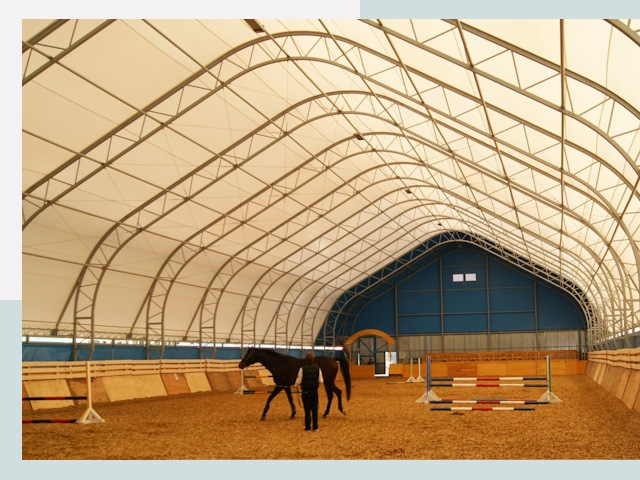 Строительство конных манежей в слободском